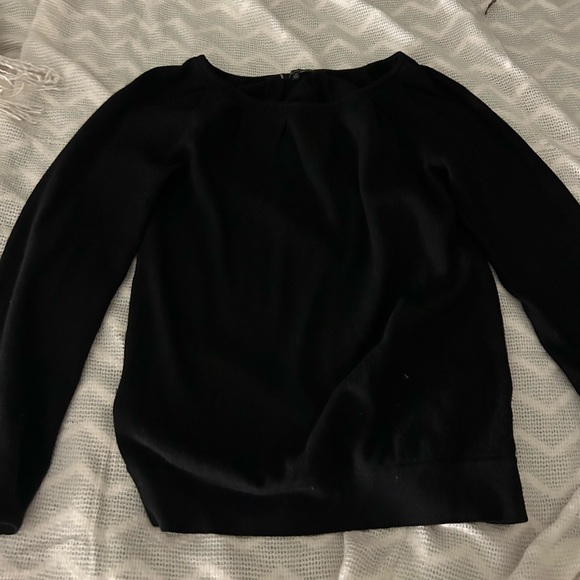 Elegant Black Long Sleeve Sweater - Picture 1 of 1